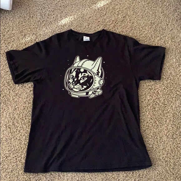 black cat graphic tee - Picture 1 of 3